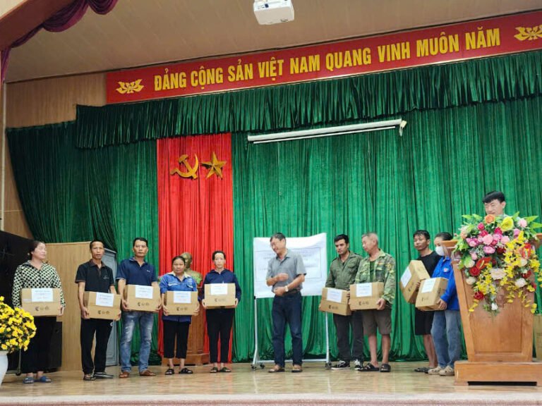 chuyến thiện nguyện của Techpal solar tặng đèn năng lượng mặt trời